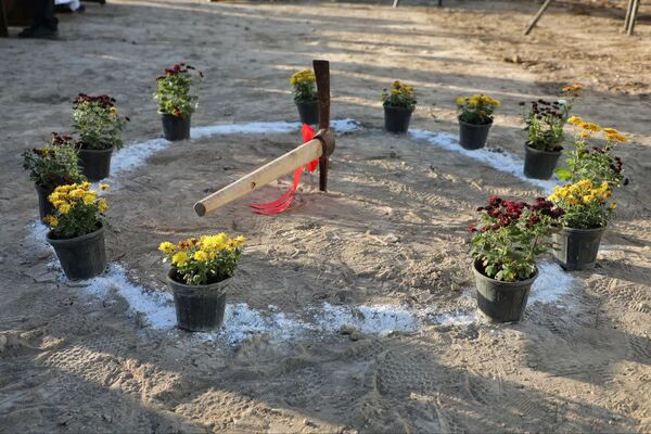 کلنگ زنی هنرستان شبانه‌روزی شهدا ارتش در شهرستان مانه 