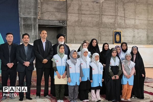 از ایستگاه سلامت تا پیاده‌روی کنار فوتبالیست‌ها