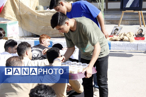 گرامیداشت هفته دفاع مقدس در دبیرستان شریعتی جاجرم