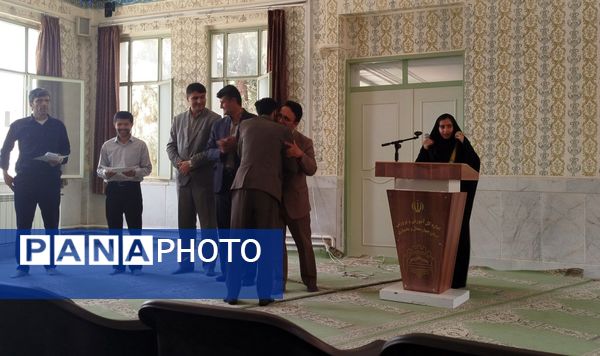 تجلیل از دانش‌آموز خبرنگاران پانا در لردگان