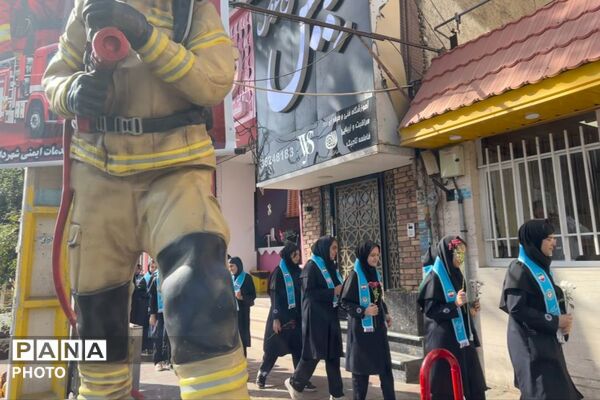 تقدیر دانش‌ آموزان فرزانگان ورامین از قهرمانان در دل آتش