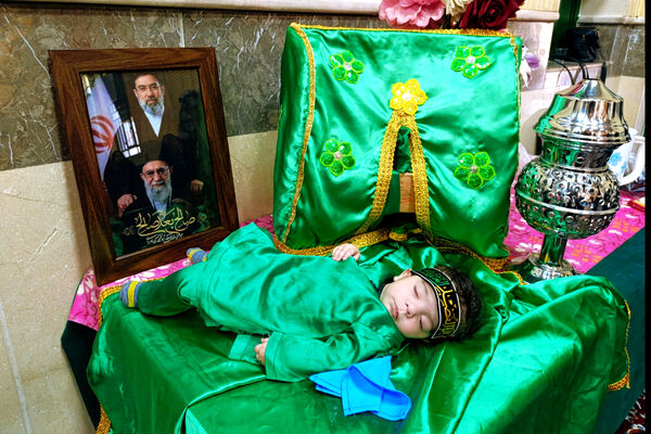همایش شیرخوارگان حسینی در شهر سورمق