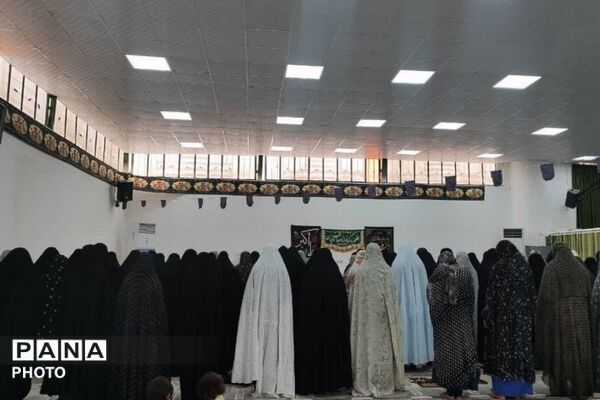 مصلای رودبار جنوب، با طنینِ تکبیر و حضورِ پرشورِ مؤمنان، غرق در نور شد