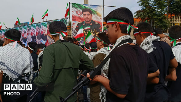 نمایش همبستگی ملی فرهنگیان دیار شور و شعور حسینی در رزمایش ۵۰ هزار نفری