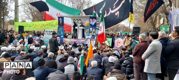 حضور حماسی فرهنگیان، دانش آموزان و مردم ولایت مدار در راهپیمایی روز جهانی قدس 