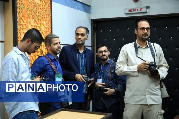 نشست صمیمی مدیران رسانه با استاندار قم