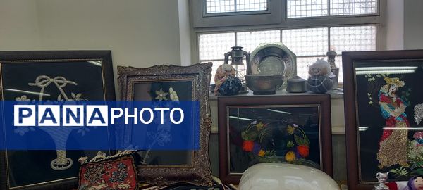 نمایشگاه دست‌سازه‌ها به‌مناسبت دهه فجر در شهر سپیددشت