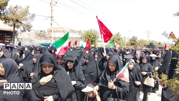 روایت راهپیمایی جاماندگان اربعین حسینی در شهرستان ساوه 