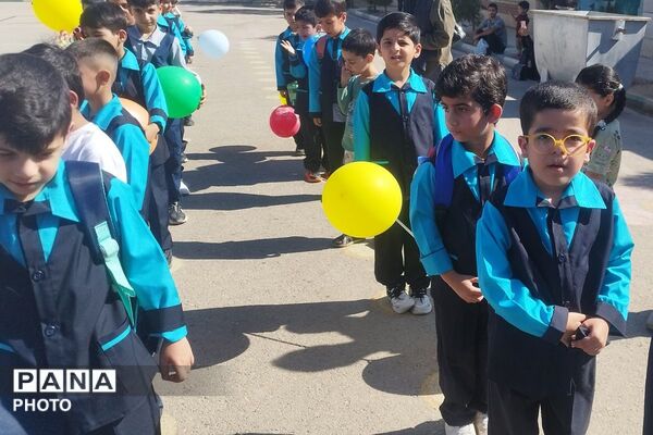  جشن شکوفه ها در دبستان ابراهیم هادی پرند