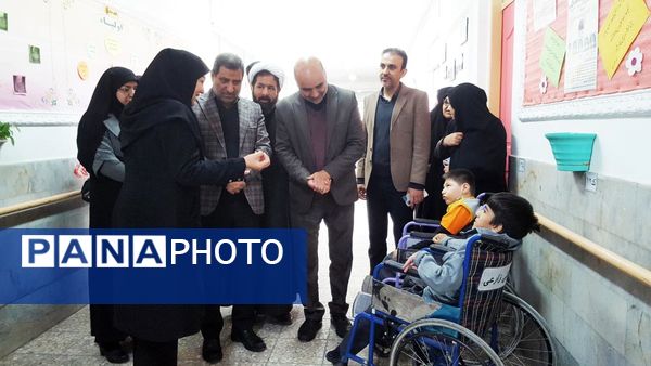 بازدید معاون استاندار و فرماندار مشهد مقدس از دبستان چند معلولیتی کوشا