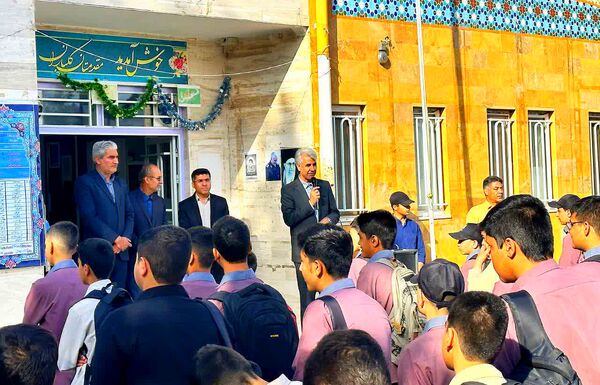 حضور مدیر آموزش و پرورش کاشمر در دبیرستان پسرانه میثاق