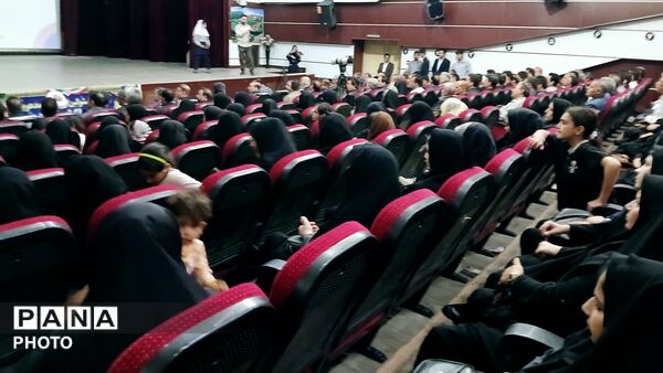 تجلیل از معلمان نمونه و آیین تکریم بازنشستگان فرهنگی در پلدختر