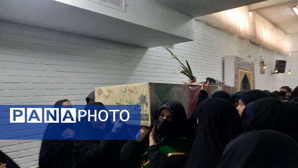 انس و ارادت دانش‌آموزان مدارس ناحیه یک قم به شهید گمنام