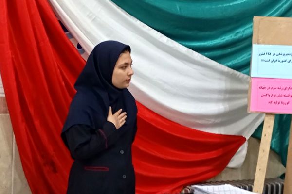 افتتاح نمایشگاه مدرسه انقلاب، کاری مشترک از دبیرستان ولیعصر (عج) و دبیرستان مهدیه ناحیه یک ری