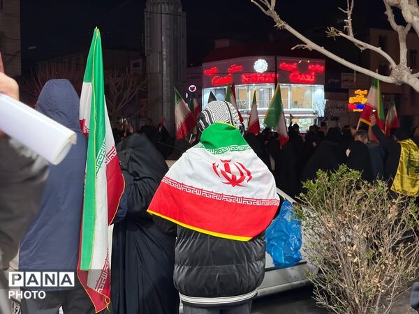 بیعت مردم کرج با سومین رهبر انقلاب اسلامی 