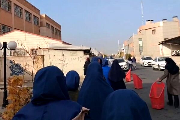  بازدید مدرسه نرگس پردیس از کتابخانه شیخ بهایی