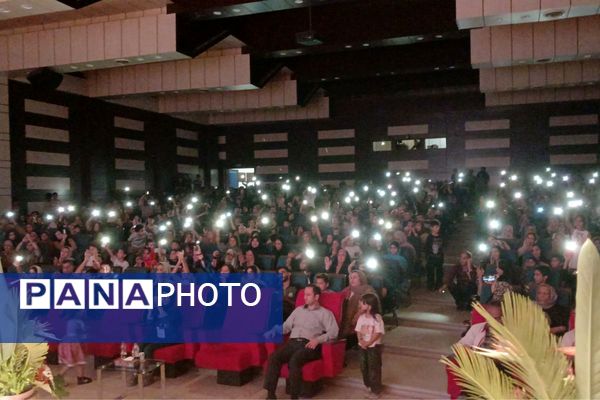 برگزاری جشن نور و معرفت؛ آیین ولادت پیامبر رحمت در فرهنگ‌سرای بعثت صفادشت 