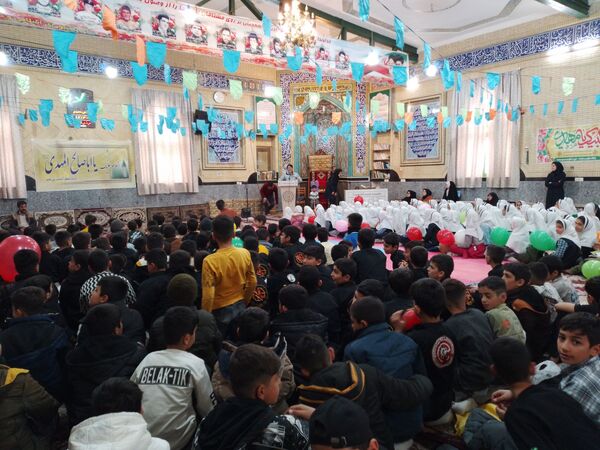 جشن نیمه شعبان دانش‌آموزان باهنر در حسینیه سیدالشهدا