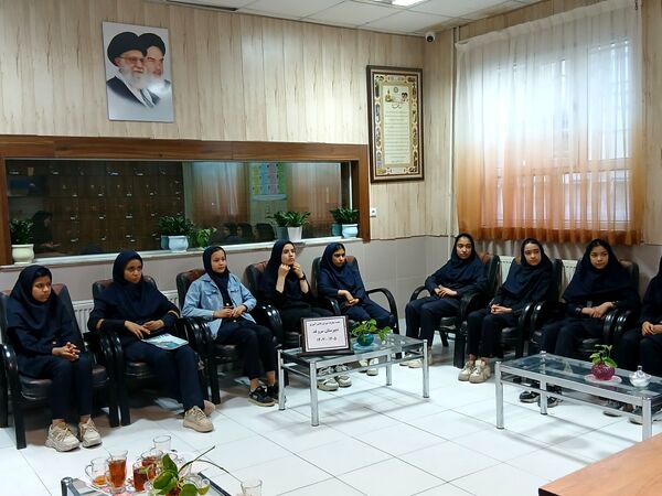 جلسه شورای دانش آموزی دبیرستان سروقد