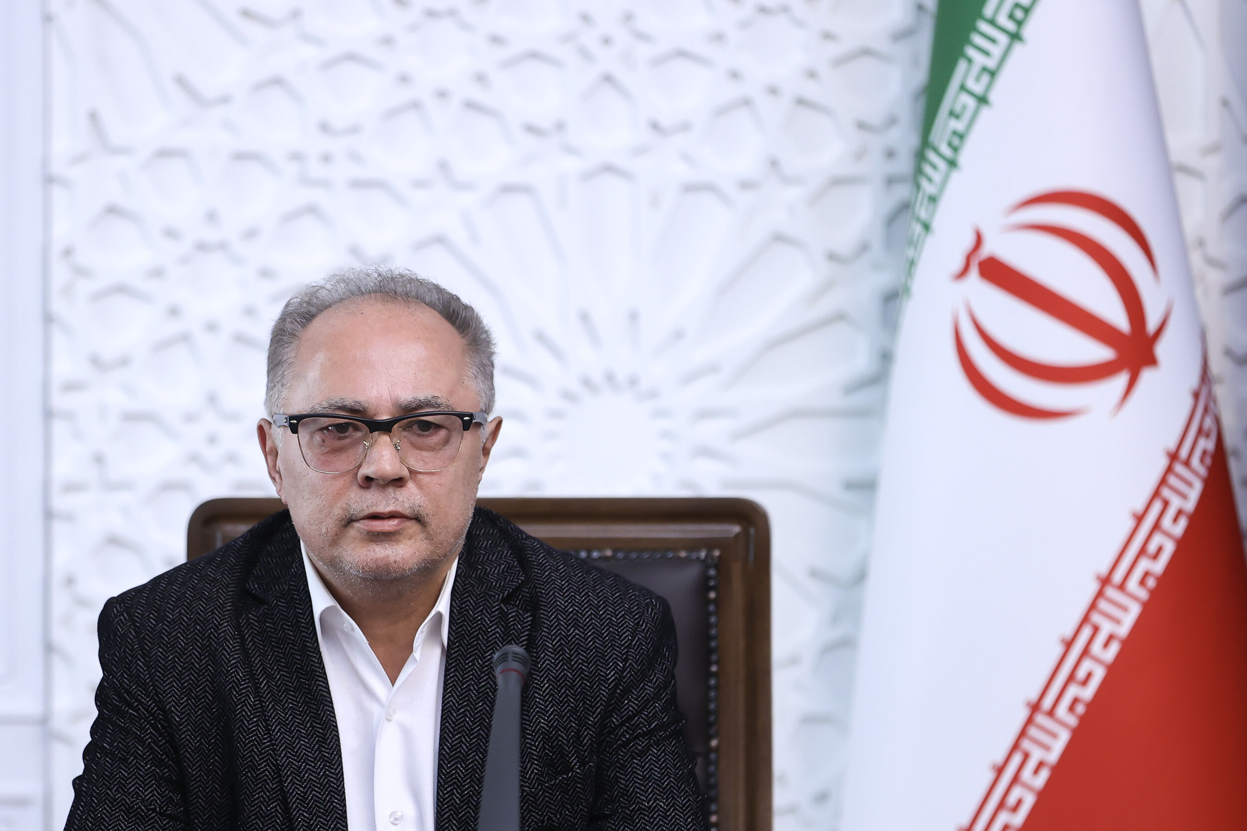توضیحات دبیری درباره آئین نامه مشاغل حساس
