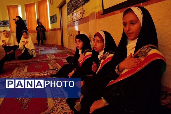 افتتاح کتاب «از ایرانمان دفاع کنیم» در دبستان ۲۲ بهمن با حضور مادر شهید عرشیان افشارمند