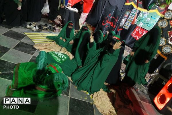  برپایی سفره حضرت رقیه (س) به کمک دانش‌آموزان و فرهنگیان پردیس