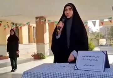 مراسم صبحگاهی متفاوت در دبیرستان فرقدانی به میزبانی هفته دفاع مقدس 