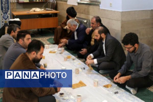 پیوند مهارت و معرفت در آموزش و پرورش فیروزکوه به همراه تلاوت زیارت عاشورا و کارگاه اسنپ‌بک 