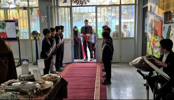 خلاقیت هنری و فرهنگی دبستان شهید فکوری در «هفته ماها»