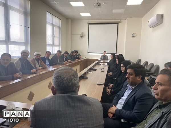 دیدار فرهنگیان با امام جمعه و فرماندار