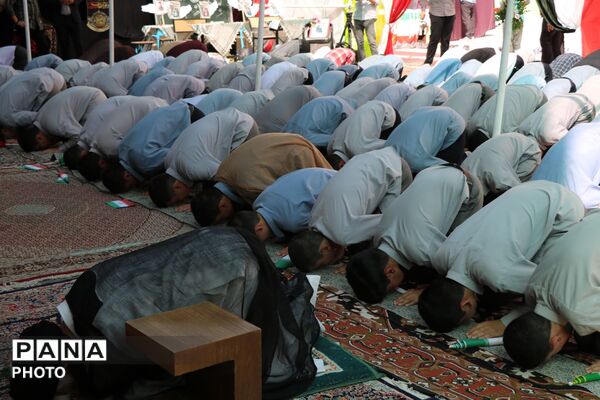 زنگ نماز در مدارس مشهد با حضور نماینده ولی‌فقیه در خراسان رضوی 