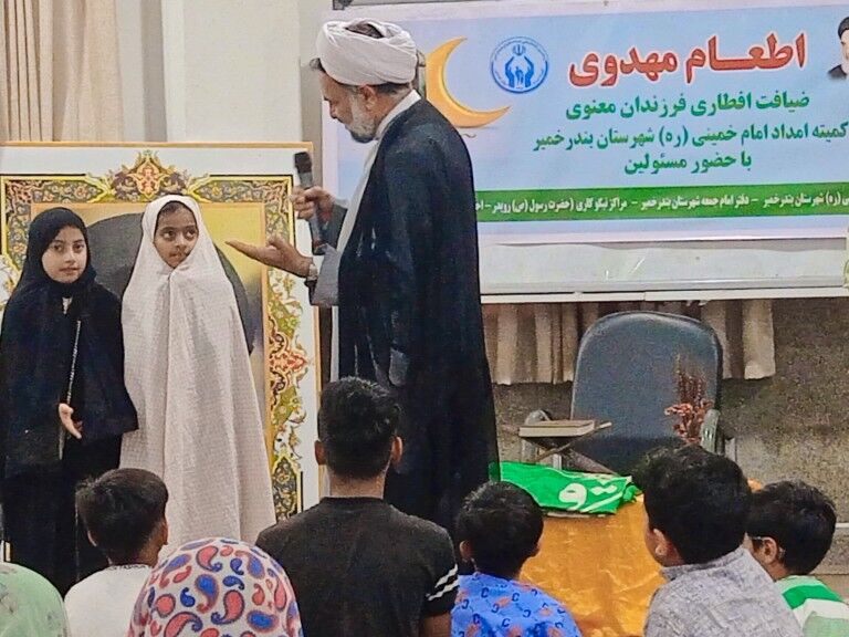 اطعام مهدوی به همت کمیته امداد امام خمینی(ره) در بندرخمیر برگزار شد