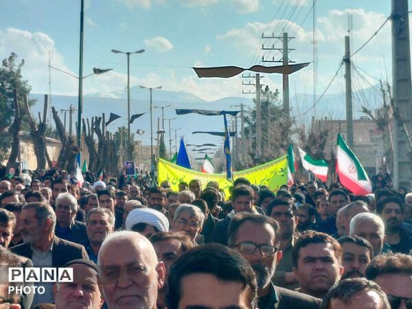 بیعت مردم شهرستان لردگان با امام امت