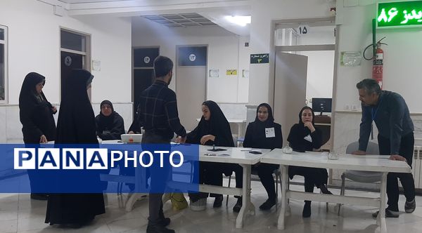 حضور مردم ولایتمدار نیشابور پای صندوق‌های رای