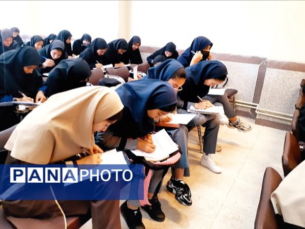 آزمون لیگ‌جت با شعار «جهاد ما جهاد تبیین» در خانمیرزا