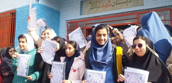 تقدیر از دانش آموزان برتر علمی، پرورشی، آموزشی و ورزشی در دبیرستان میثاق م