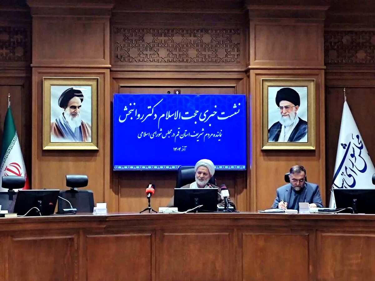 مسئولان جوانان را با هزاران فرصت شغلی موجود آشنا کنند