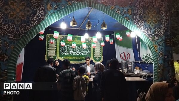 گذری بر فعالیت موکب بلوار غزالی در پنجاه و پنجمین شب از اجتماعات مردمی 