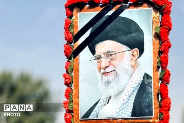 وداعی تاریخی در پایتخت ،پیکر رهبر انقلاب بر دوش ملت ایران
