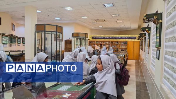 بازدید مدارس شهرستان کاشمر از موزه زیارتگاه شهید آیت الله مدرس (ره)