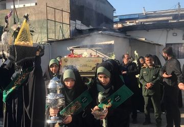 حضور پرشور دانش‌آموزان مدارس محمودآباد در مراسم وداع با شهید گمنام