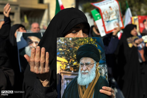 راهپیمایی اقتدار بعد از نماز جمعه - مصلای تهران -2