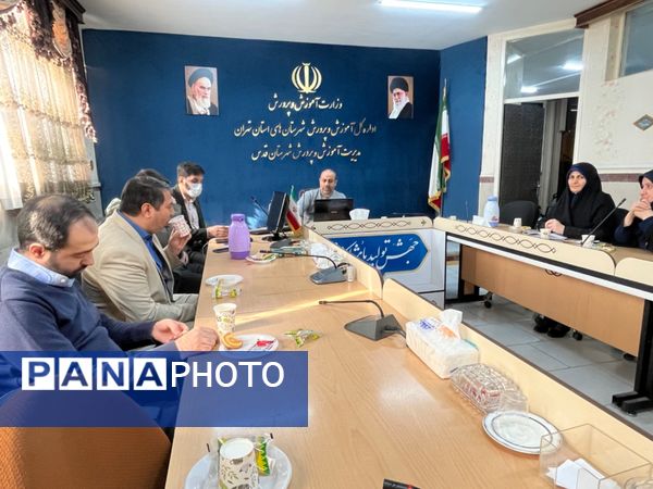 حضور فعال همکاران شهرستان قدس به صورت مجازی در دومین جلسه ستاد بزرگداشت دهه فجر  