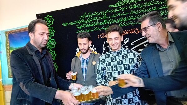 طبخ آش نذری به‌مناسبت شهادت حضرت فاطمه(س) در آموزشگاه مولوی کمیجان