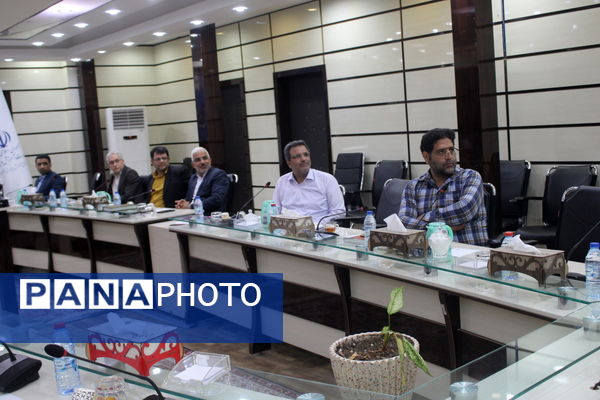 کار گروه هماهنگی - اجرایی نظام مراقبت اجتماعی دانش آموزان استان بوشهر