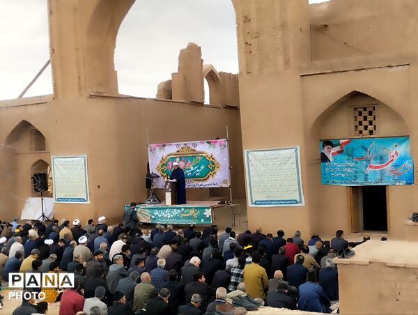 اقامه نماز بندگی در مسجد جامع تاریخی شهر رشتخوار