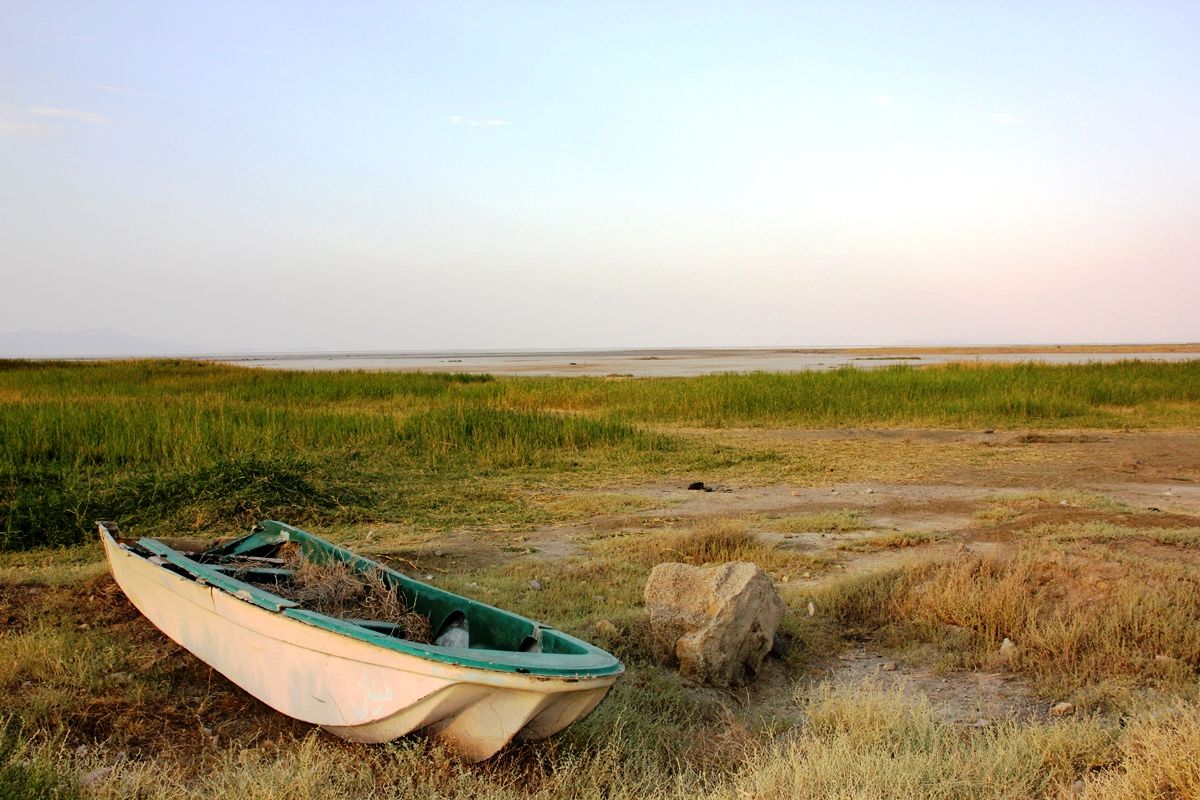 قایق‌های به گل نشسته دریاچه ارومیه