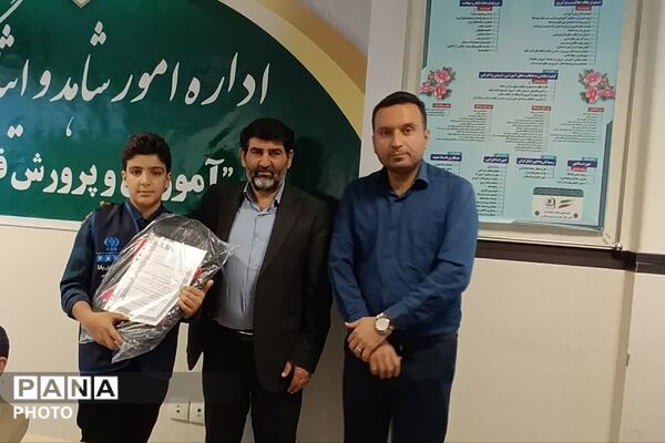 تجلیل از خبرنگاران پانا مدارس شاهد در اداره امور شاهد و ایثارگران فارس