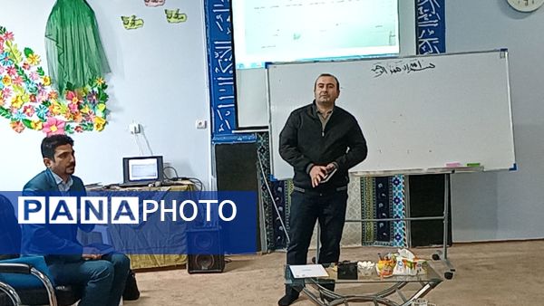 نشست توانمندسازی مدیران؛ گامی به‌سوی هدایت تحصیلی مؤثر در مدارس متوسطه دوره اول ناحیه ۷