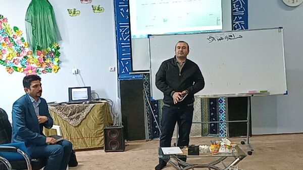 نشست توانمندسازی مدیران؛ گامی به‌سوی هدایت تحصیلی مؤثر در مدارس متوسطه دوره اول ناحیه ۷